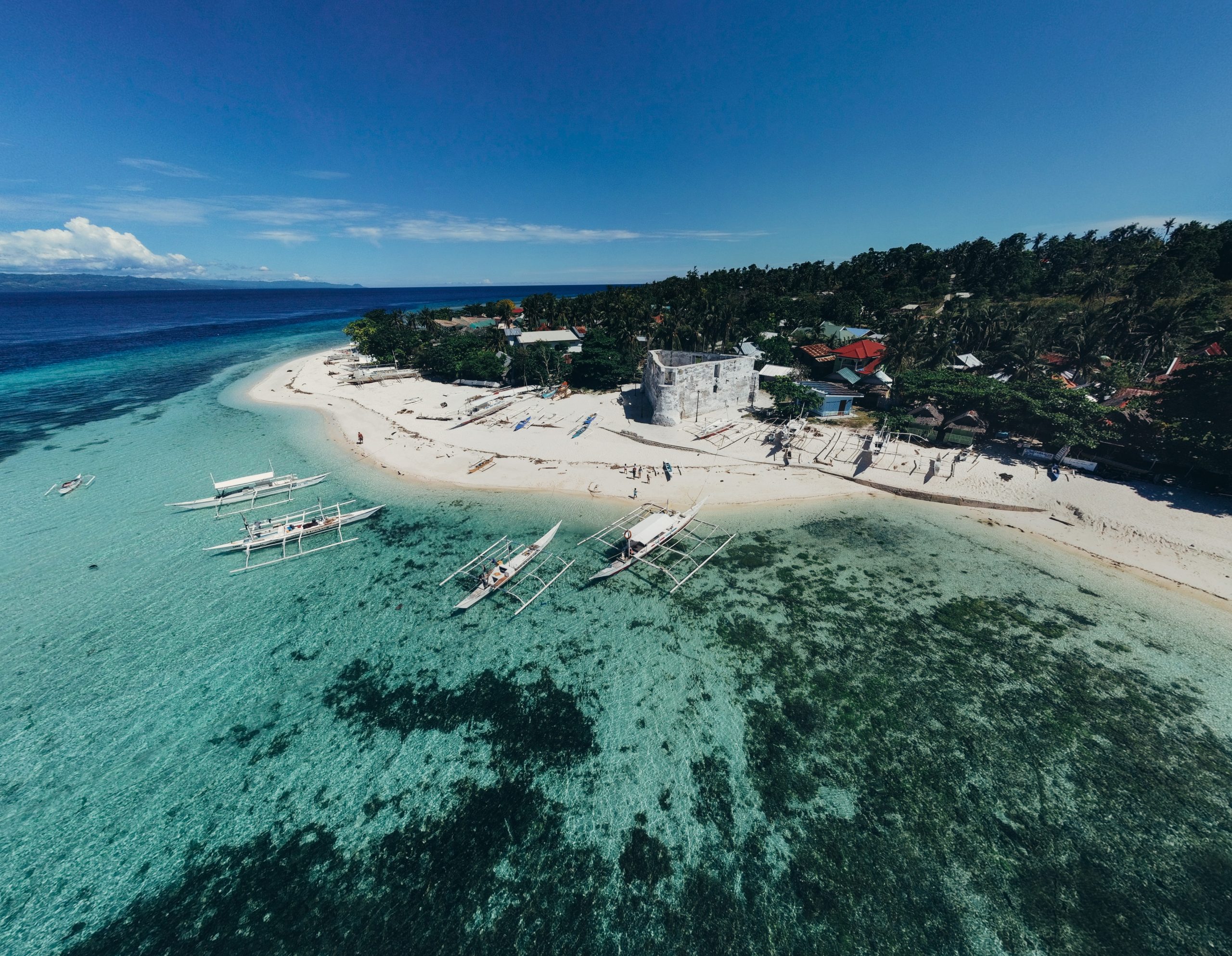 Pamilacan island philippines scuba dive center